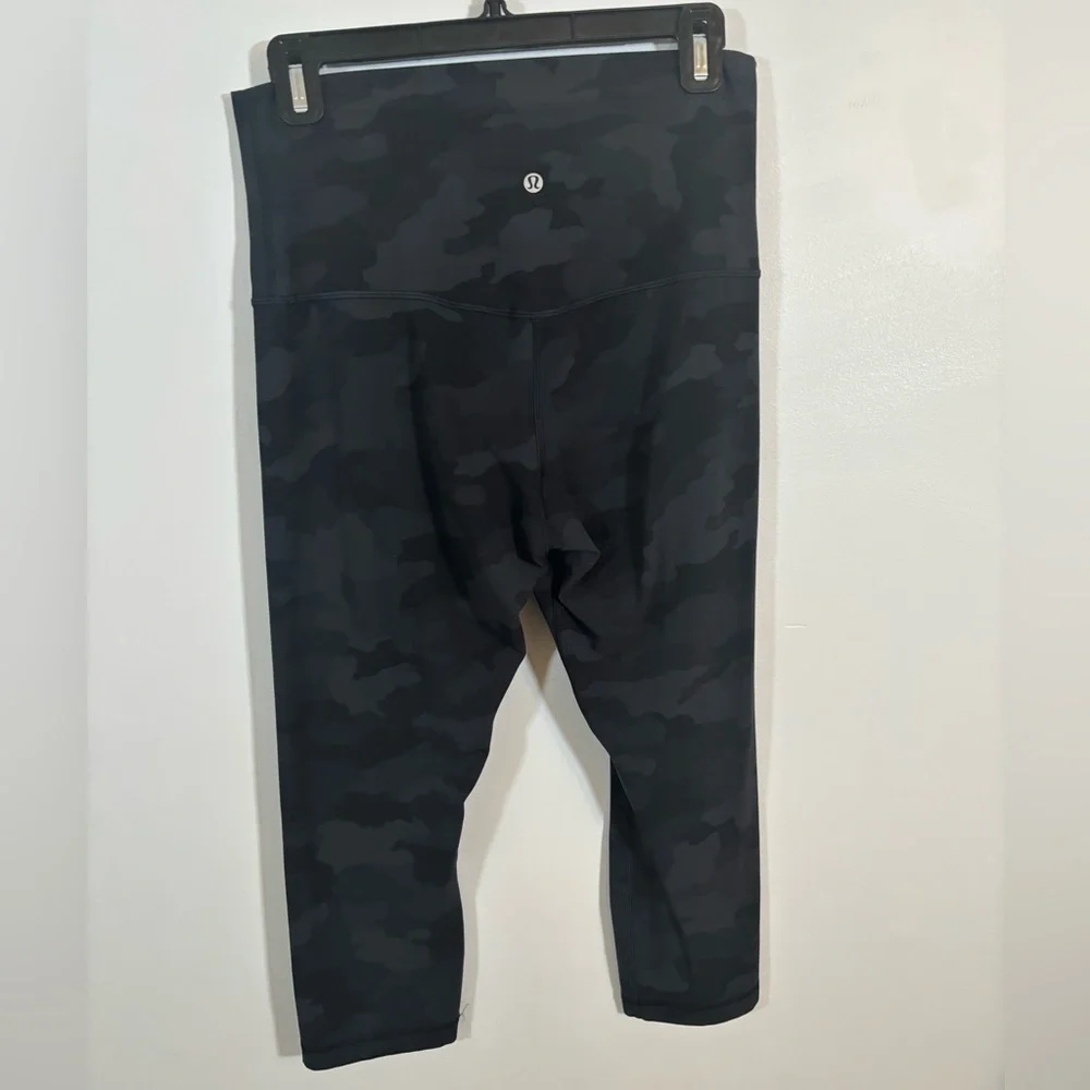 Lululemon Wunder Under High Rise Crop 21” Leggings Black Camo Size 10